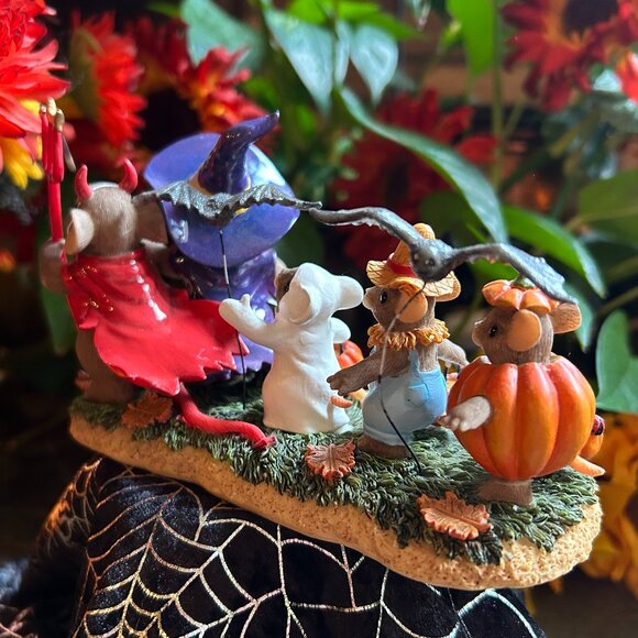 Charming Tails HALLOWEEN “We’re a Kooky Spooky Family” (85/119) - Picture 6 of 12